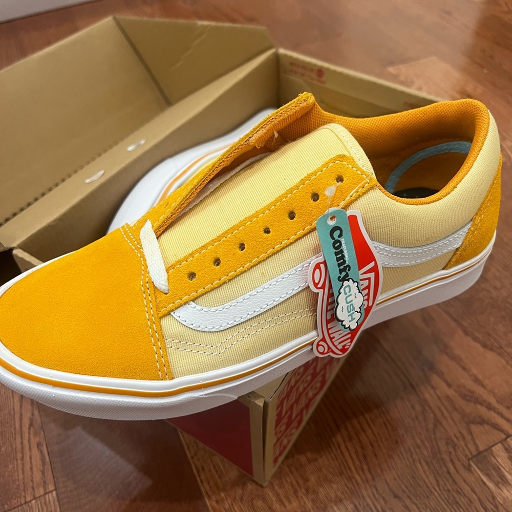 BRAND NEW! Vans Suede And Textile Comfycush Old Skool Yellow VN0A3WMAWX2